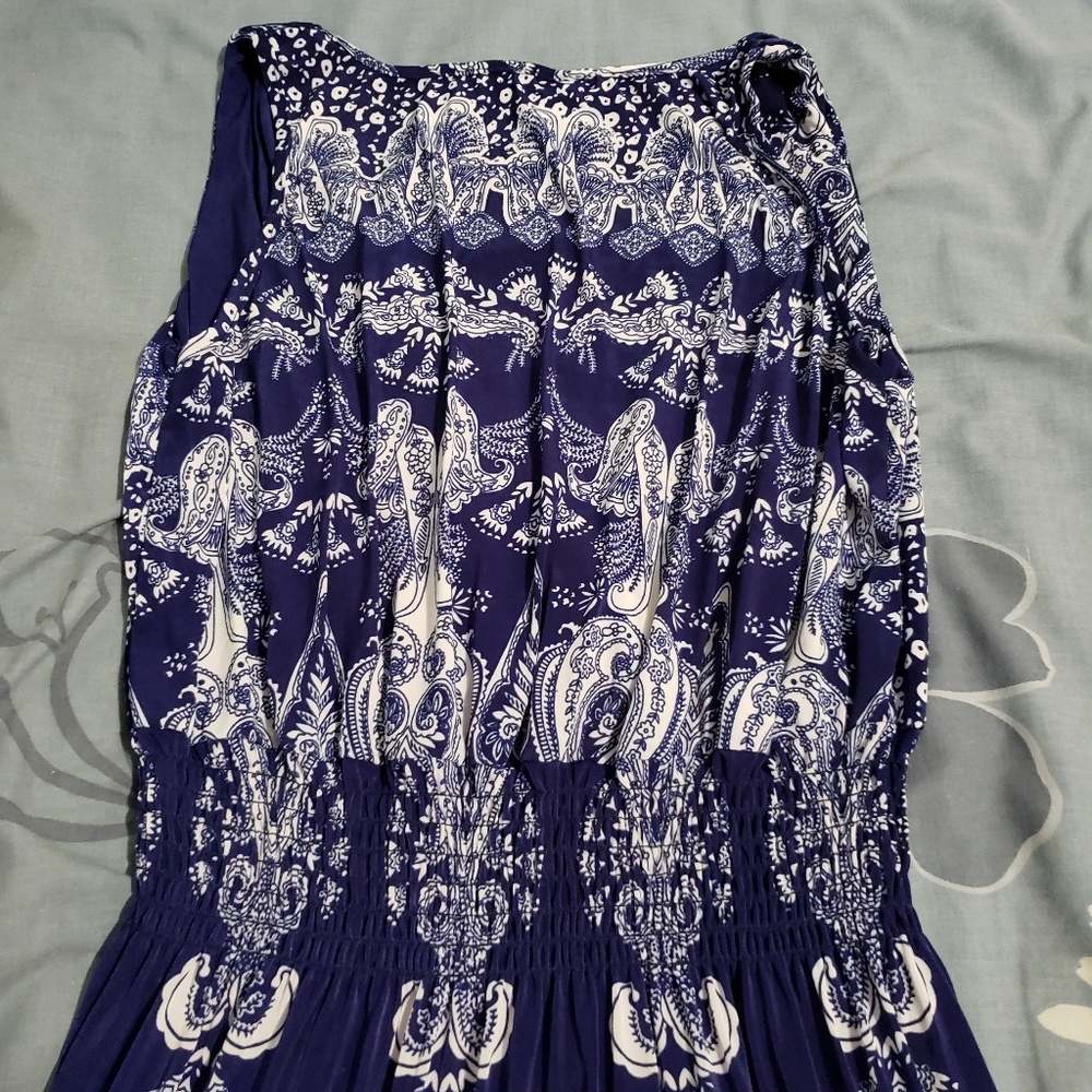 Dress - Picture 3 of 4